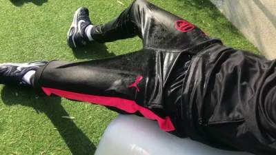 hard-wet-shower-with-arsenal-training-ki