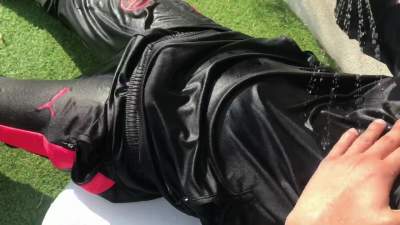 hard-wet-shower-with-arsenal-training-ki